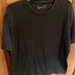 Mens UA shirt